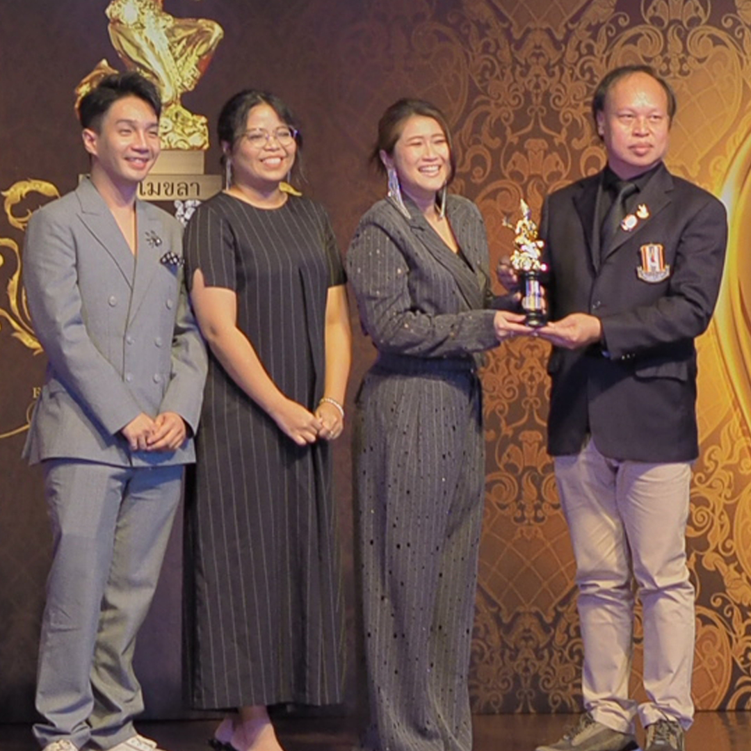 “ไทยบันเทิง” คว้ารางวัลดาวเมขลา สาขาสื่อข่าวบันเทิงส่งเสริมเพลงลูกทุ่งไทยดีเด่นแห่งปี