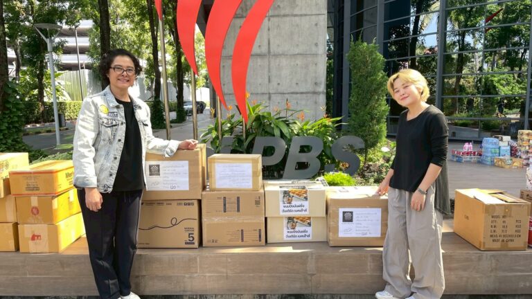 ประมวลภาพวันที่ 3 ไทยพีบีเอส สื่อกลางส่งต่อสิ่งของบริจาคไปช่วยเหลือผู้ประสบอุทกภัยในภาคใต้