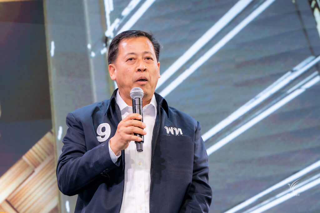 เอกพร รักความสุข