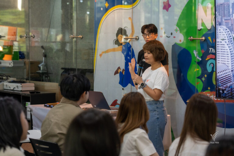 มมส. เยี่ยมชมไทยพีบีเอส เรียนรู้กระบวนการผลิตสื่อ พร้อมเปิดมุมมอง “เสน่ห์ของเสียง” ในโลกพอดแคสต์