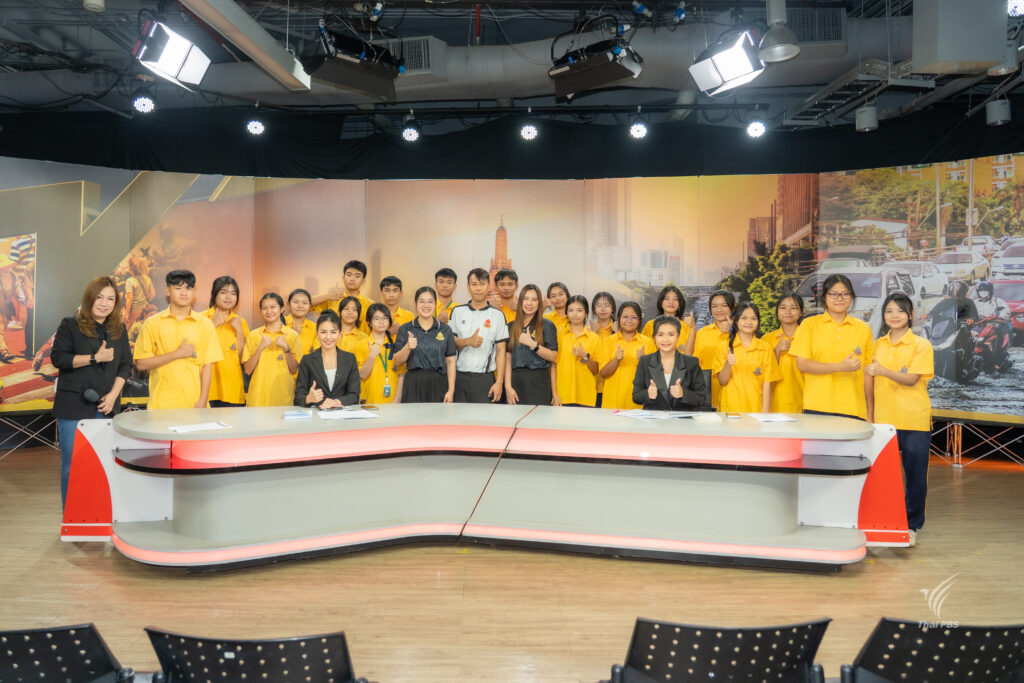 รร.รัตนโกสินทร์สมโภชบางขุนเทียน ศึกษาดูงานไทยพีบีเอส เรียนรู้กระบวนการทำงาน “สื่อสาธารณะ”