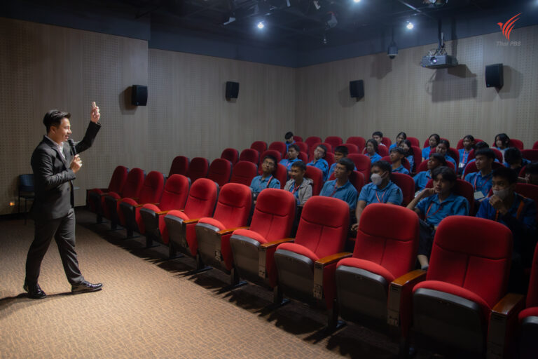 เยาวชนหาดใหญ่วิทยาลัยเยี่ยมชมไทยพีบีเอส เรียนรู้การทำงานสื่อสาธารณะจากประสบการณ์จริง