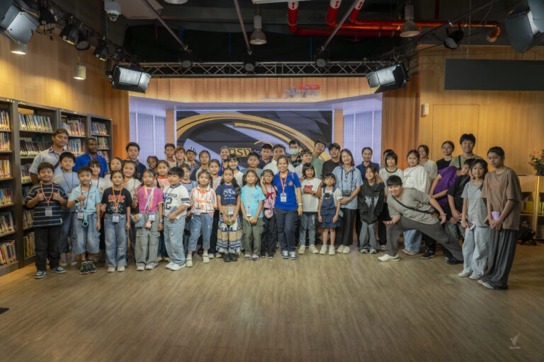 น้อง ๆ สารสาสน์วิเทศนิมิตใหม่บุกไทยพีบีเอส เรียนรู้งานข่าวจริง พร้อมเปิดโลก “1 วันของนักข่าว”