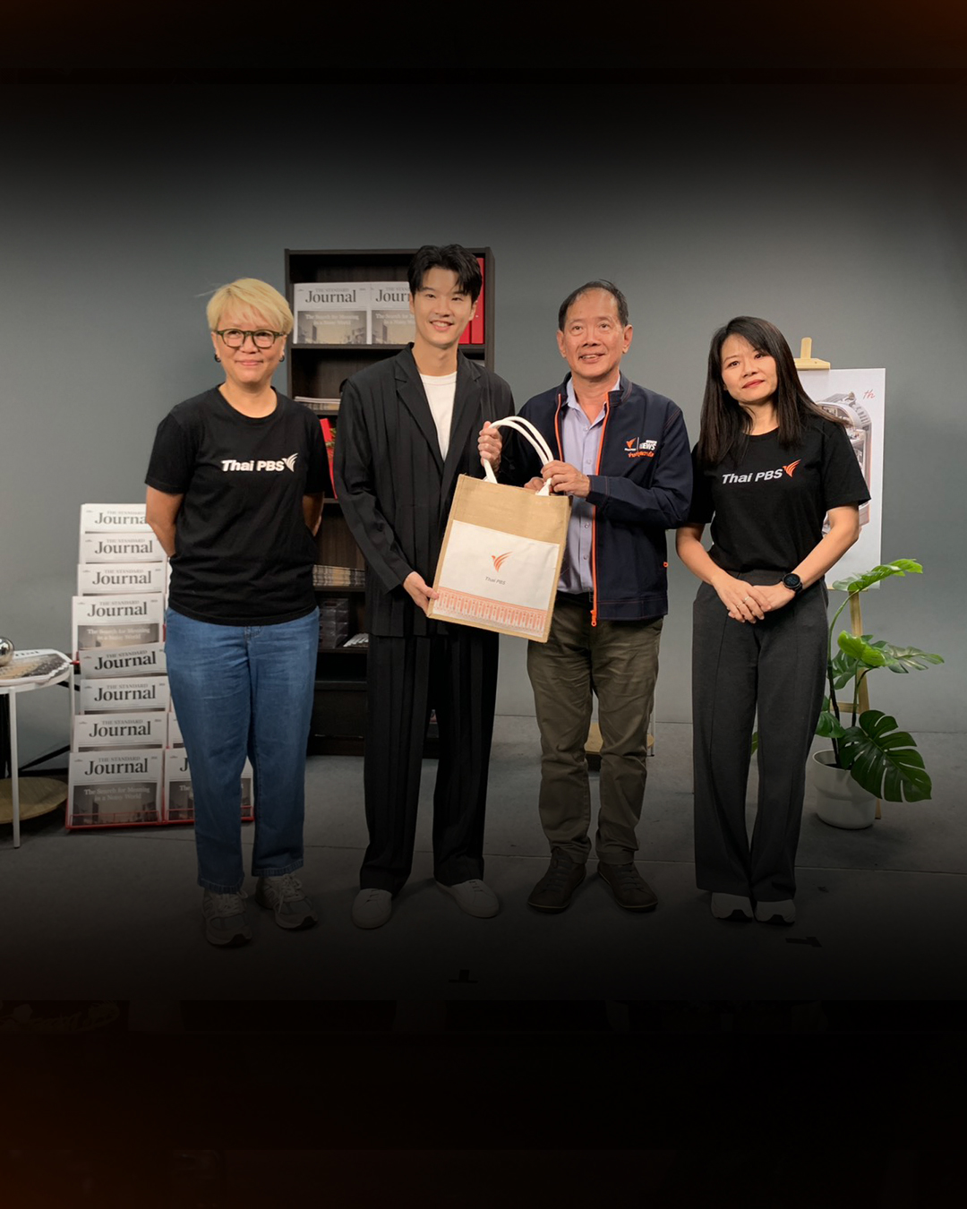ไทยพีบีเอส ร่วมแสดงความยินดีในโอกาสครบรอบ 9 ปี “THE STANDARD”