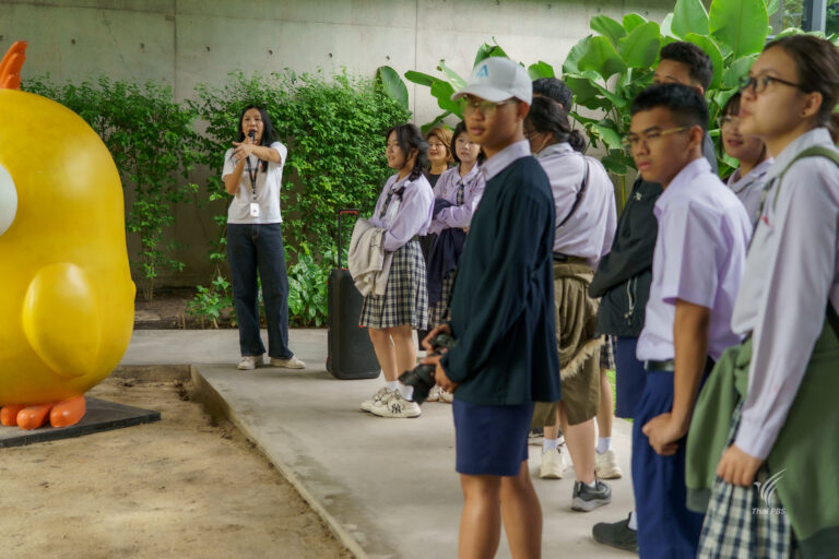 เปิดโลกสื่อสาธารณะ นร. โรงเรียนวารีเชียงใหม่ เรียนรู้เบื้องหลังงาน “สารคดีคนจนเมือง” ไทยพีบีเอส