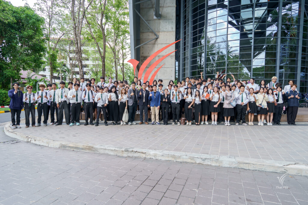 เปิดห้องข่าว – ห้องสตูดิโอ ไทยพีบีเอส ต้อนรับนักศึกษานิเทศฯ มรภ.วไลยอลงกรณ์ ศึกษาดูงาน   