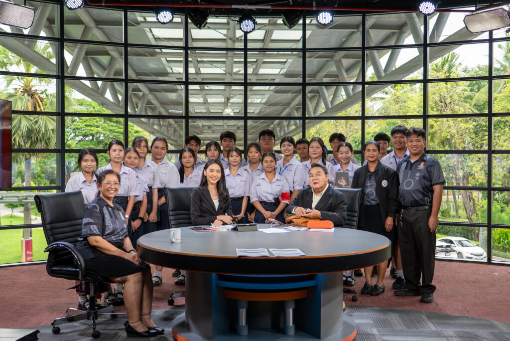 นร.โรงเรียนสุรศักดิ์วิทยาคม เรียนรู้บทบาทสื่อสาธารณะและอาชีพสื่อสารมวลชน