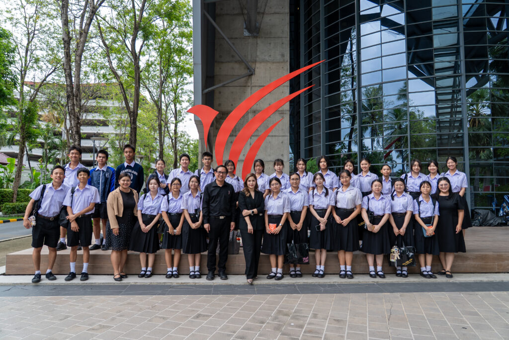 ไทยพีบีเอสต้อนรับนักเรียนโรงเรียนเตรียมอุดมศึกษา ดูงานด้านสื่อสารมวลชน สัมผัสนักข่าวตัวจริง