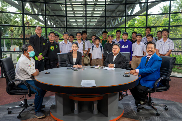 ไทยพีบีเอสต้อนรับสมาคมผู้ปกครองและครูโรงเรียนเทพศิรินทร์ฯ  พร้อมนักเรียน เปิดประสบการณ์เรียนรู้งานสื่อมวลชนจากสถานที่จริง